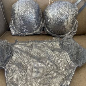 VS NWT - 36DD Dream Angels bra & panty